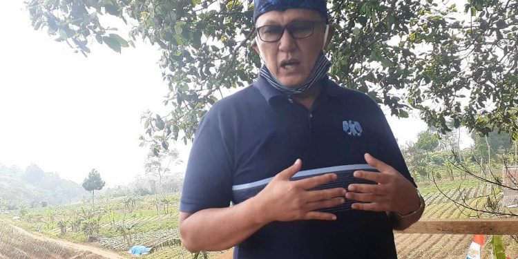 Masyarakat Karangsari Sapa Bupati Kuningan dengan Sebutan “Acep Beton”