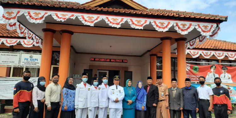 Paskibra SMK Auto Matsuda Tampil di Kecamatan Maleber 