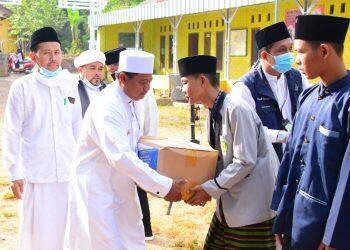 Idul Adha di Cipeundeuy, Wagub Jabar Serahkan Hewan Kurban dan Sembako