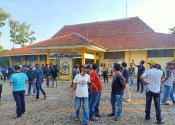 Polisi Periksa Enam Saksi Perusakan Kantor Golkar Indramayu