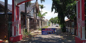Kesambi Baru Lockdown Lokal, 4 dari 5 Akses Jalan Masuk Ditutup