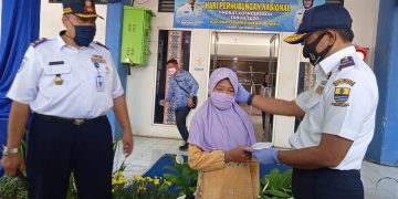 Jelang HARHUBNAS Dishub adakan Sosialisasi Edukasi Masker dan Bersih-bersih Rambu