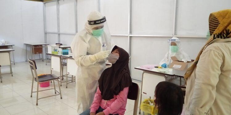 189 Orang Kontak Erat Pasien COVID-19 Dites Swab