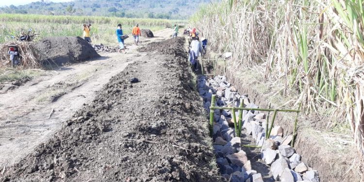 Pemdes Cigobang Bangun JIT Secara Padat Karya
