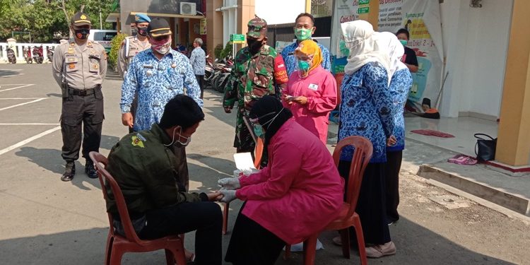 Warga Gandawesi Dirapid Test