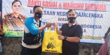 Peduli Wartawan, Kejari Majalengka Salurkan Sembako dan Masker