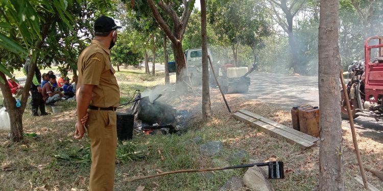 Pihak Shoetown Ikut Berkontribusi Perbaiki Jalan Rusak