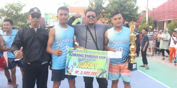 Tim Bola Voli Desa Sukaharja Juara 1 Turnamen Karang Taruna Gitasari