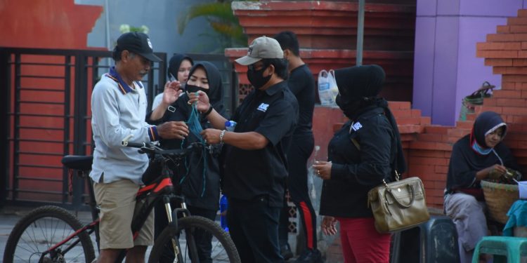 ASIC Gelar Aksi Bagi-Bagi Masker