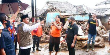 Wagub Jabar Tinjau Lokasi Banjir Bandang di Sukabumi