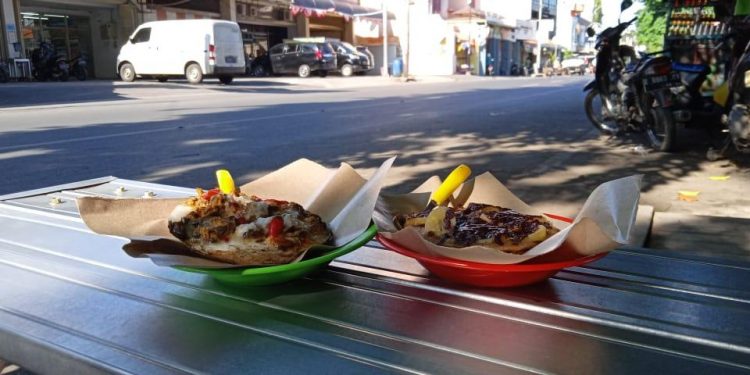 Kreatif, Serabi Pulasaren Sediakan Topping Unik Kerang Hijau