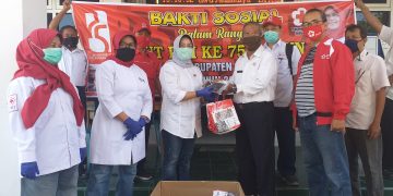 PMI Kab. Cirebon Bantu Nenek Carsini di Jadimulya