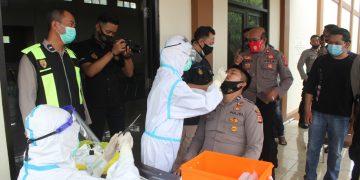 Puluhan Anggota Polres Kuningan Diswab Anti Gen