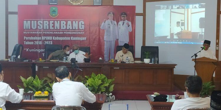 Ekonomi Anjlok, Kemiskinan dan Pengangguran Meroket