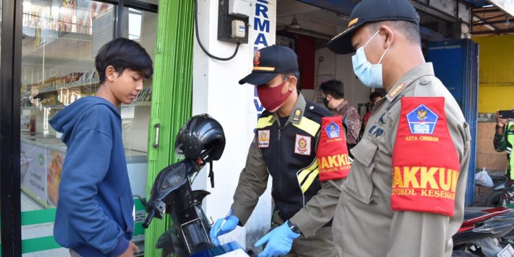 Kasus COVID-19 Terus Merangkak, Satpol PP Bertindak