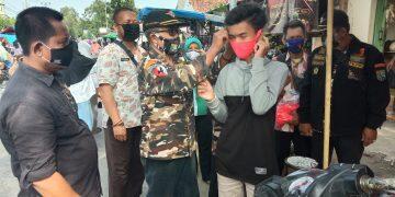 Cegah Penyebaran Covid-19, FKPPI Majalengka Bagi-bagi Masker
