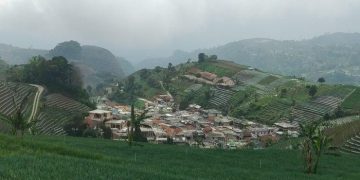 Mendadak Viral, Keindahan Panorama Kampung Cibuluh Mirip Desa Sherpa di Nepal