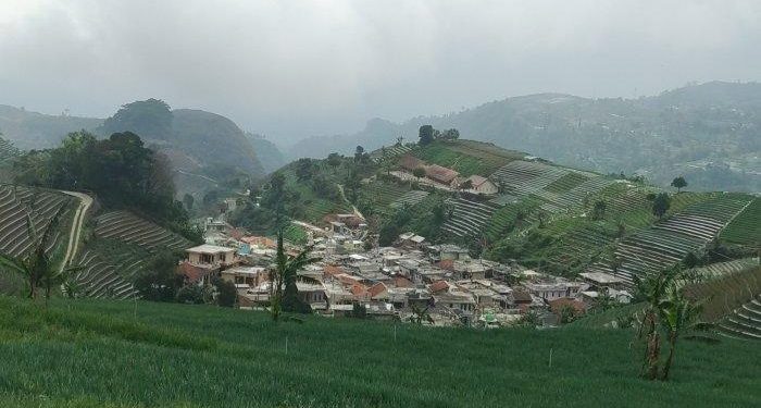Mendadak Viral, Keindahan Panorama Kampung Cibuluh Mirip Desa Sherpa di Nepal