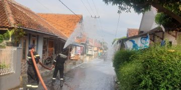 Giliran Windusengkahan Disemprot Disinfektan
