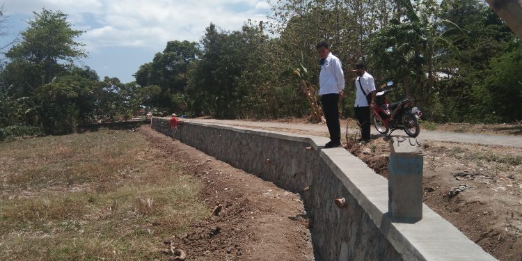 Pemdes Serang Kulon Fasilitasi Jalan Lintas Desa Melalui Bangub