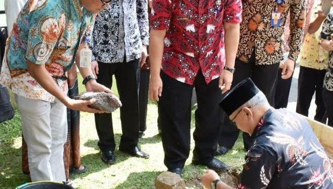 Bupati Lakukan Peletakan Batu Pertama Pembangunan Masjid Al Falah