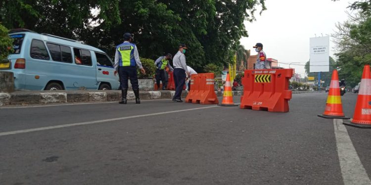 Personil Gabungan Lakukan Penyekatan Jalur di 9 Titik