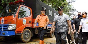 Uu Ruzhanul Tinjau Lokasi Bencana Banjir dan Longsor di Kabupaten Tasikmalaya