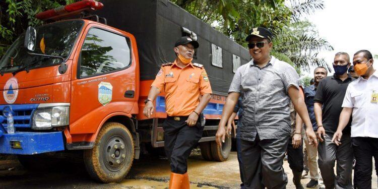 Uu Ruzhanul Tinjau Lokasi Bencana Banjir dan Longsor di Kabupaten Tasikmalaya