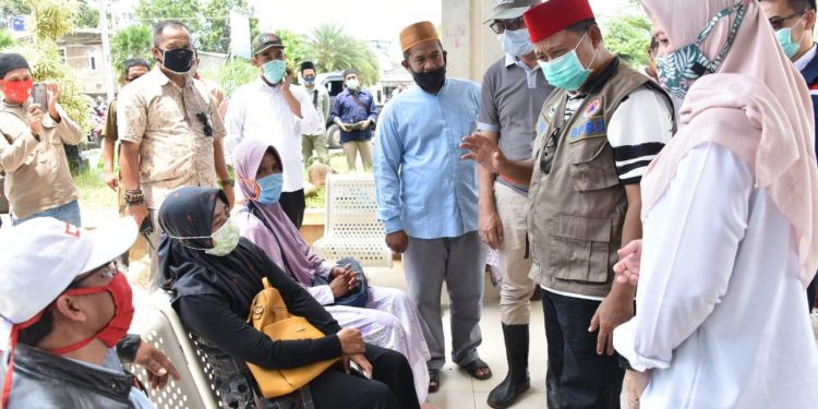 Uu Ruzhanul Tinjau Lokasi Banjir Bandang di Garut