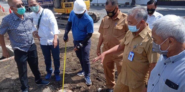 Bina Marga Akan Ganti Pohon yang Terkena Proyek Peningkatan Trotoar