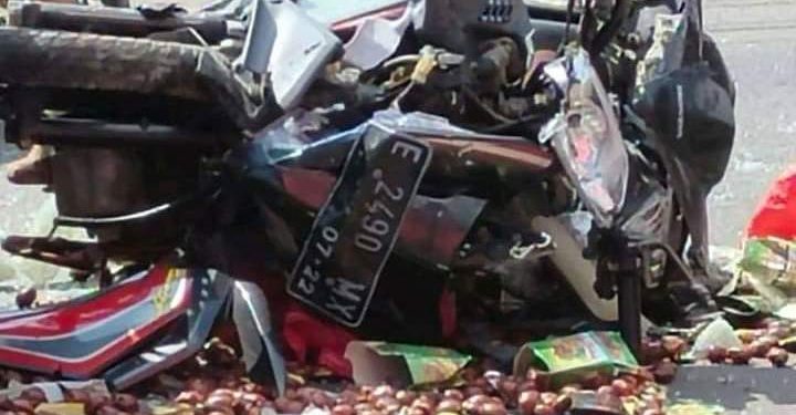 Adu Bagong dengan Truk, Pengendara Motor Tewas