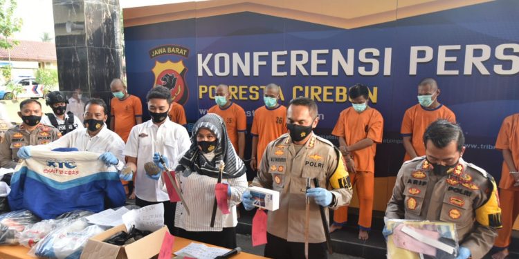 Polresta Cirebon, Tangkap 4 Pelaku Pengrusakan Toko Pakaian