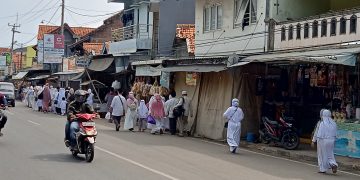 Kurang Tertata, Trotoar di Kawasan Pemakaman Gunungjati Perlu Penertiban