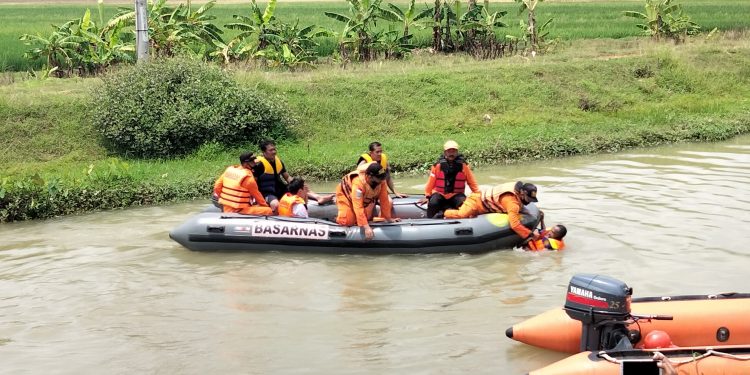 Hadapi Bencana, Petugas Gabungan Gelar Latihan Water Rescue