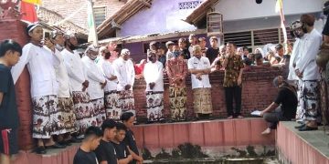 Pelal Balong Tuk Berlangsung Penuh Rasa Khidmat