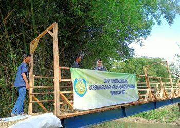 Pembangunan Jembatan Diklaim Paslon, Dewan Pasang Spanduk Dana Pembangunan APBD