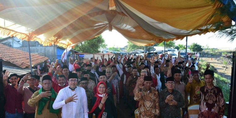 Ratusan Kiai Kampung Deklarasikan Dukung Nina-Lucky