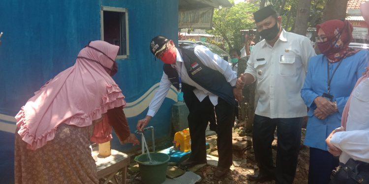 65 Warga Desa Leuweunghapit Dapat Bantuan Gratis Sambungan Air Bersih dari PDAM