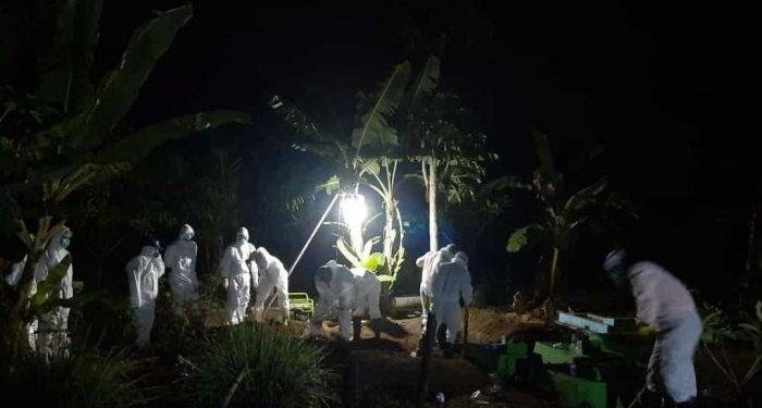 Satgas Covid-19 Majalengka Kembali Memakamkan Pasien Positif Covid-19