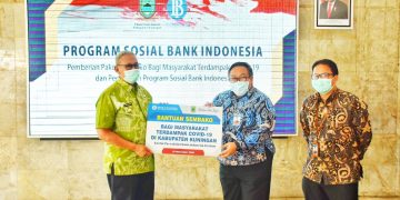BI Serahkan 750 Paket Sembako ke Gugus Tugas Kuningan