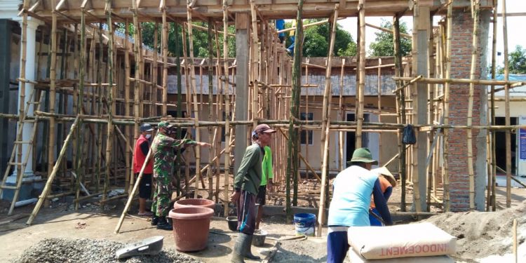 Tingkatkan Pelayanan Masyarakat, Pemdes Cigobang Perluas Balai Desa
