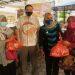 EWF Cirebon Bagikan 1000 Paket Sembako 