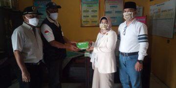 Cegah Penyebaran Covid-19, Warga RW 06 Kelud Asih Kerja Bakti Penyemprotan Disinfektan