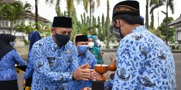 Apel Kesadaran Nasional Diisi Pembagian Sembako dan Penghargaan