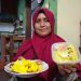 Nurhasanah Raup Omset Jutaan Rupiah dari Manisan Mangga