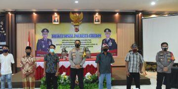 Polresta Cirebon Bagikan Bantuan Kepada Penyandang Disabilitas