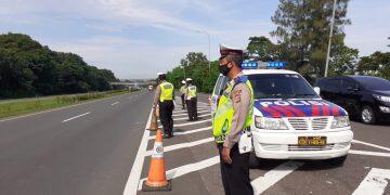 Satlantas Polres Ciko Pantau Arus Lalin Tol Palikanci
