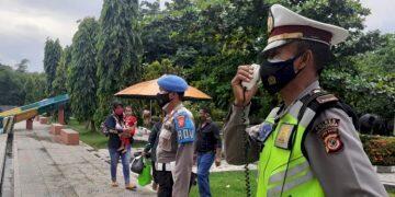 Satgas Kecamatan Jatiwangi Bubarkan Pengunjung Saat Berwisata