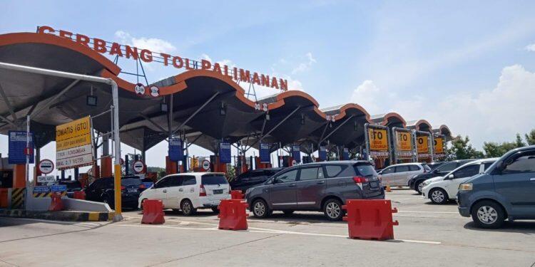 Libur Natal, 3000 Kendaraan Masuk Gerbang Tol Palimanan Perjamnya