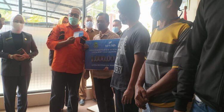 Bantuan Hibah Modal Pelaku UKM Disalurkan